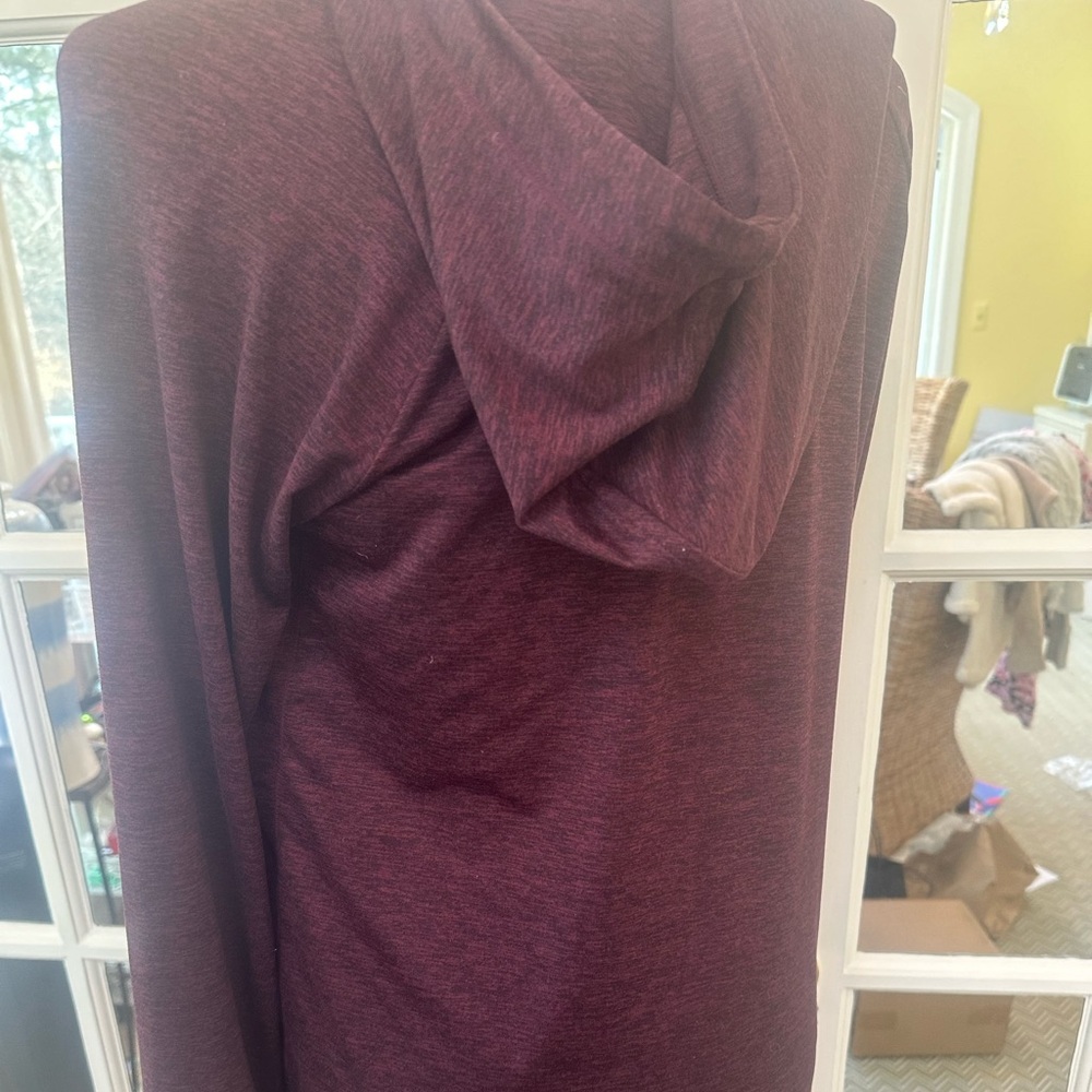 Athleta NWOT Pullover Hooded CYA Top Burgundy/Maroon Hoodie Thumb Holes M - Picture 8 of 11